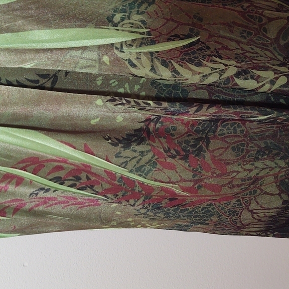 New Direction Women's Blouse - Picture 4 of 7